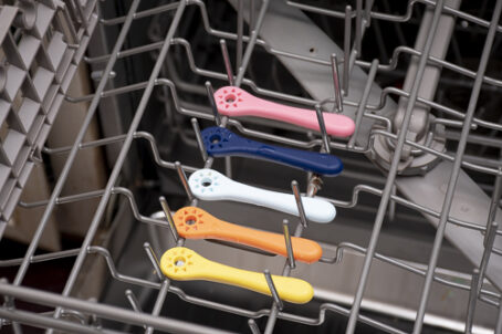 Dishwasher friendly baby spoon set